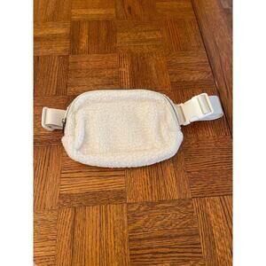 New in package Sherpa belt bag